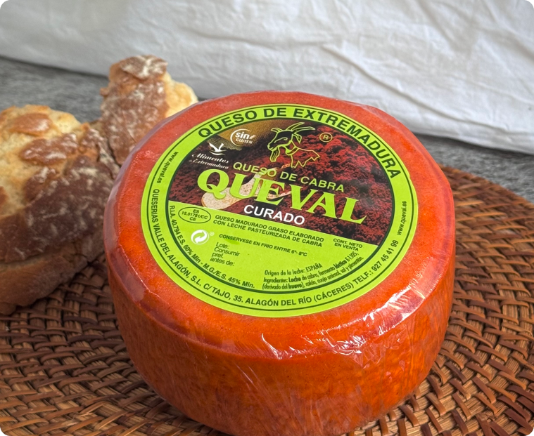 Queso de cabra curado con pimentón